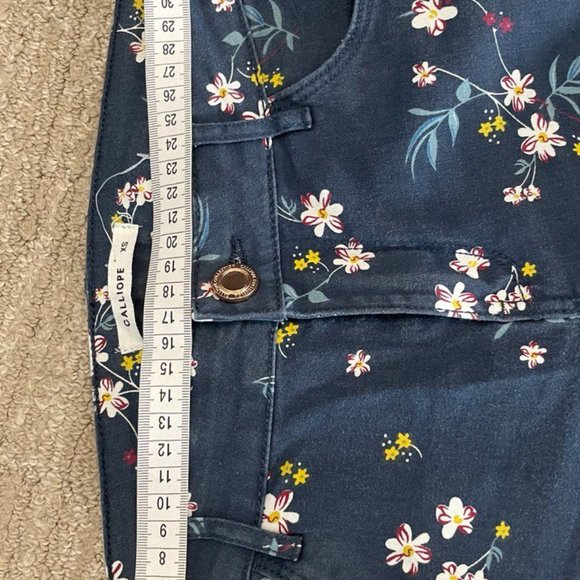 Beautiful floral jean/pant - Picture 8 of 9